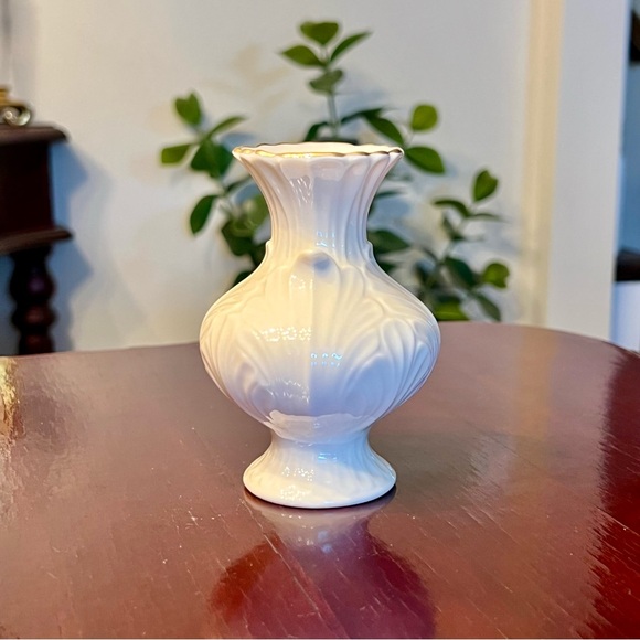 Vintage Lenox Vase Elfin Collection Porcelain with Embossed Leaves 1980s - Picture 3 of 9